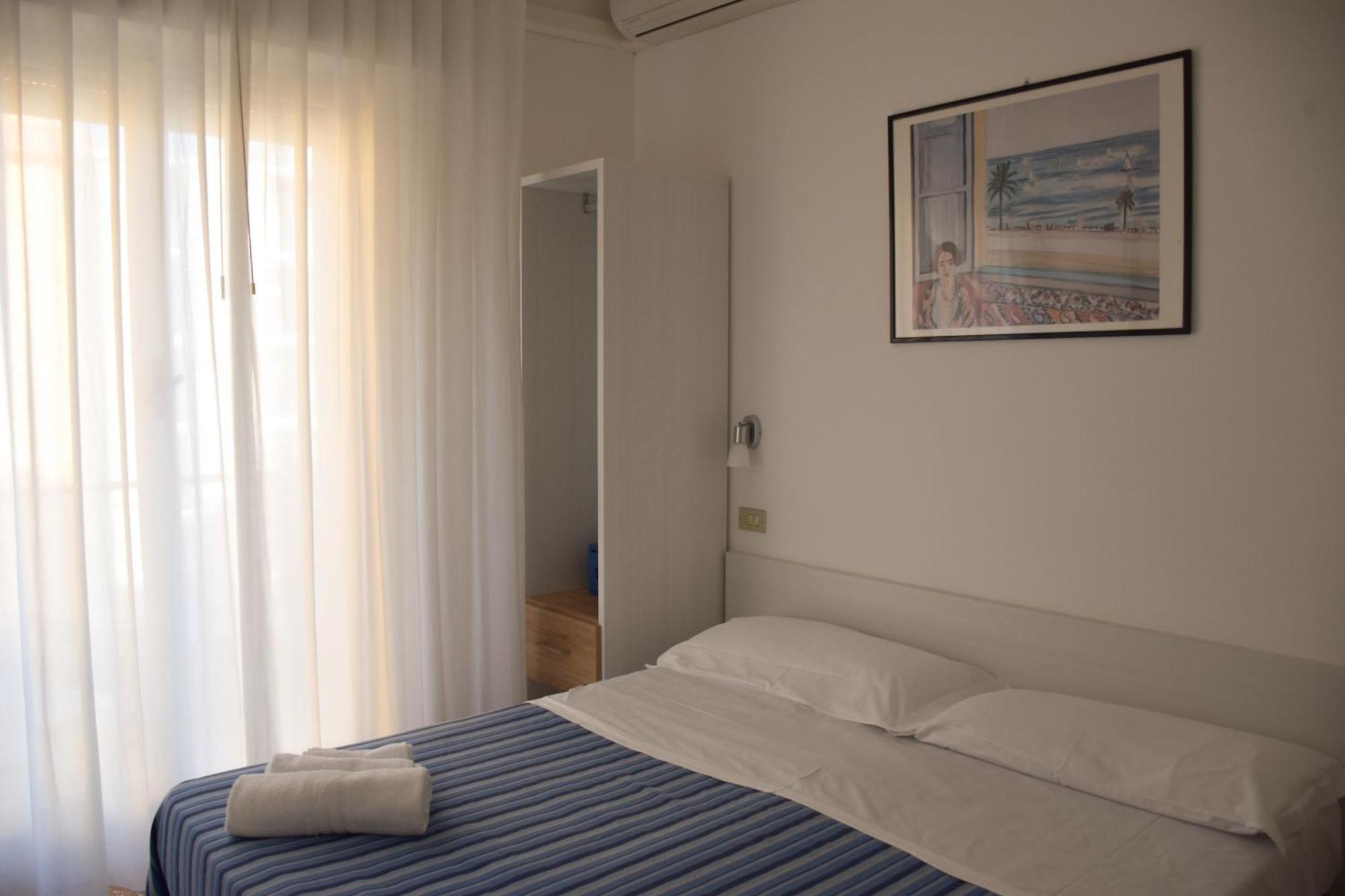 Hotel Los Angeles - Fronte mare Riccione Exterior foto